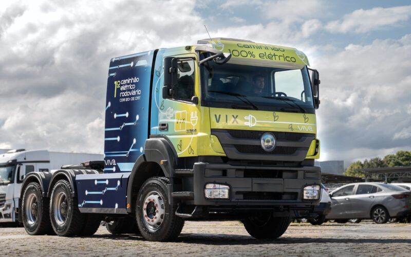 Empresa transforma Mercedes Axor em veículo elétrico com capacidade de 120 toneladas