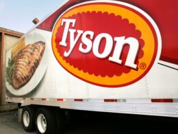 Tyson Foods e marcas de carne suína pagam US$ 64 milhões em acordo de fixação de preços, impactando o mercado e consumidores. 26 tyson foods e marcas de carne suina pagam us 64