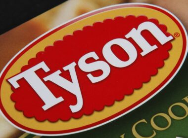 tyson foods elimina corantes sinteticos em produtos alimenticios promovendo saude