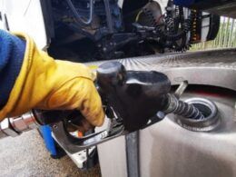 Preços dos combustíveis apresentaram variações leves nas capitais brasileiras, avalia IPTC