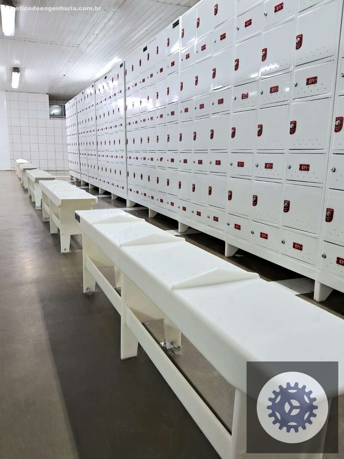 armario-para-vestiario-Inovação-e-Conformidade-Como-a-Macam-Brasil-Revoluciona-a-Segurança-em-Frigoríficos